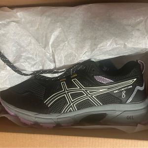 Women’s ASICS Gel -Venture 8. Size 7